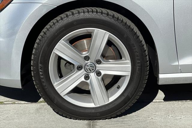 2015 Volkswagen Golf SportWagen TDI S 4-Door