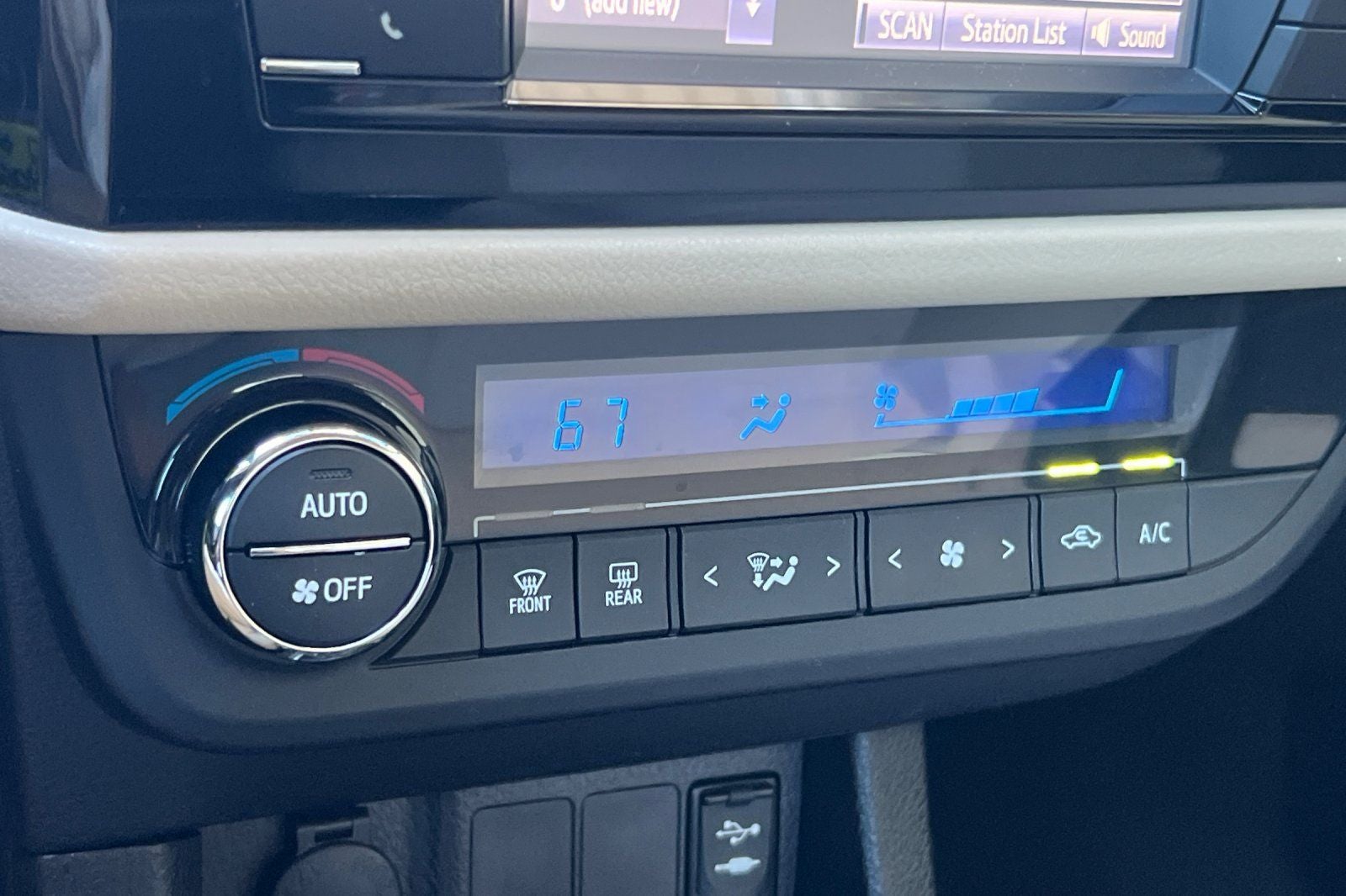 2015 Toyota Corolla LE Plus