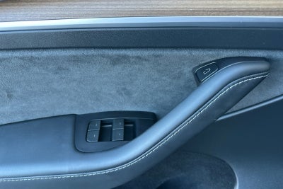2024 Tesla Model Y Long Range Dual Motor All-Wheel Drive