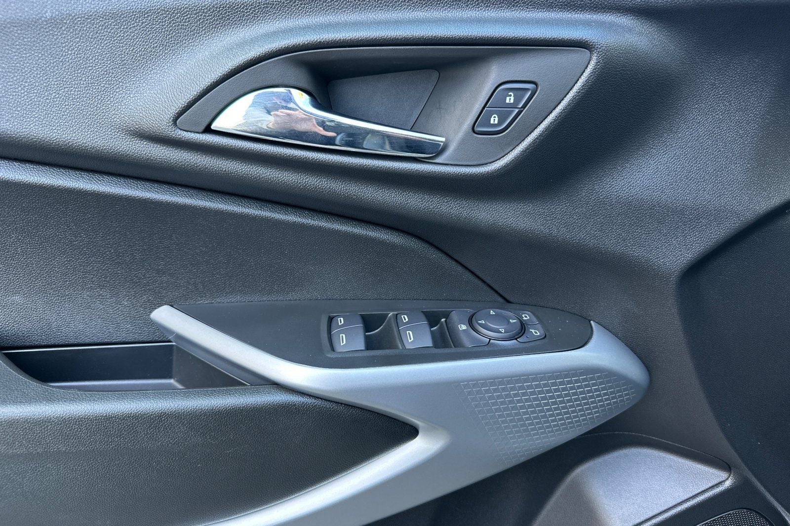 2026 Chevrolet Trax FWD LS