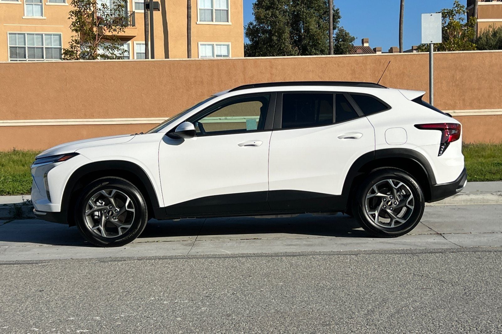 2025 Chevrolet Trax FWD LT