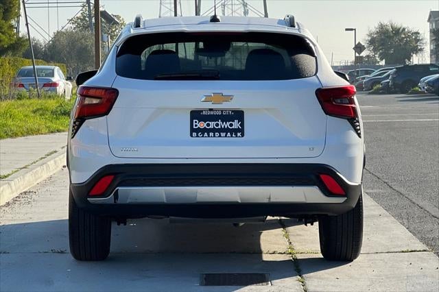 2025 Chevrolet Trax FWD LT