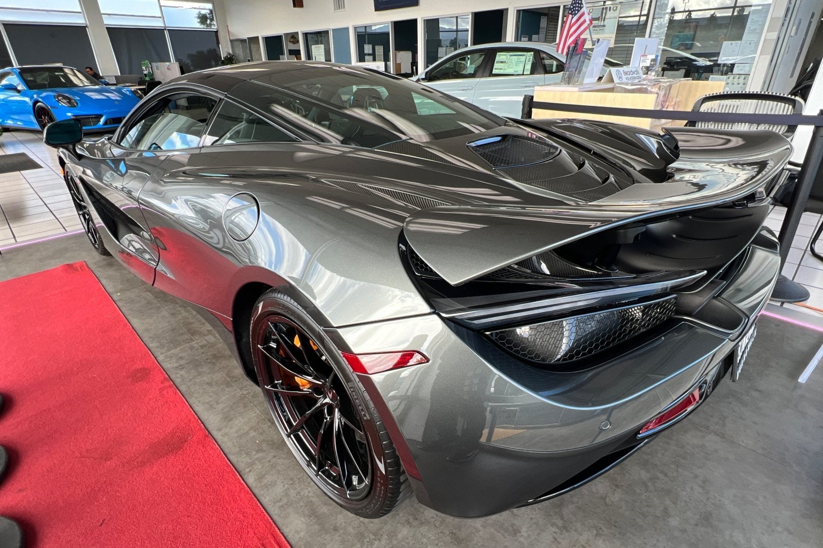 2019 McLaren 720S Base