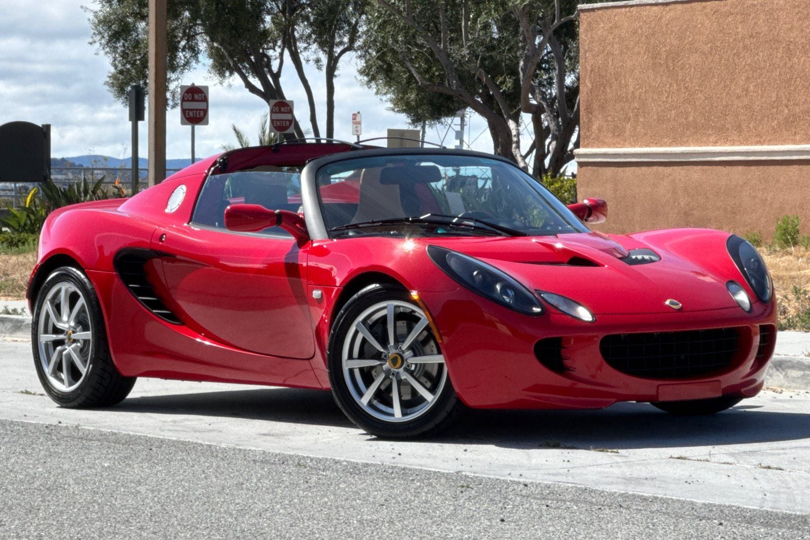 2005 Lotus Elise Base