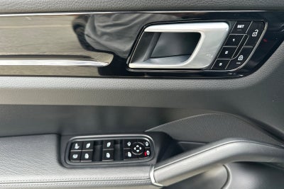 2021 Porsche Cayenne E-Hybrid Base