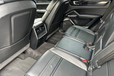 2021 Porsche Cayenne E-Hybrid Base