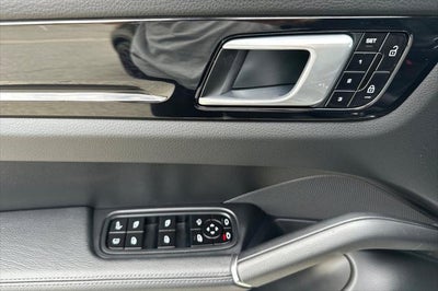 2021 Porsche Cayenne E-Hybrid Base