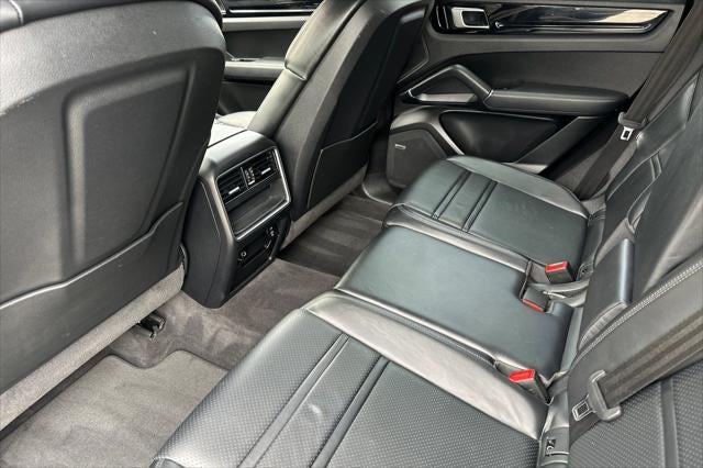 2021 Porsche Cayenne E-Hybrid Base