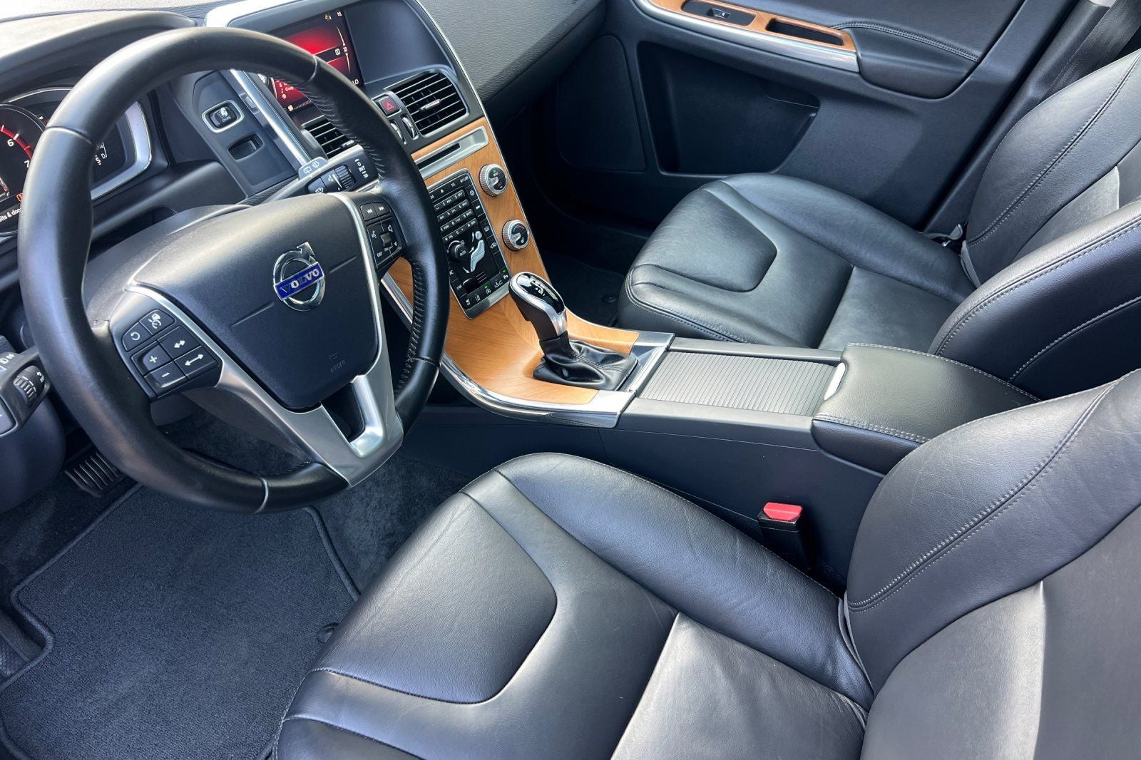 2017 Volvo XC60 T5 Inscription