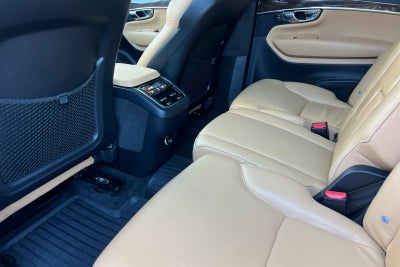 2016 Volvo XC90 T6 Momentum