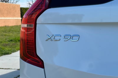 2016 Volvo XC90 T6 Momentum