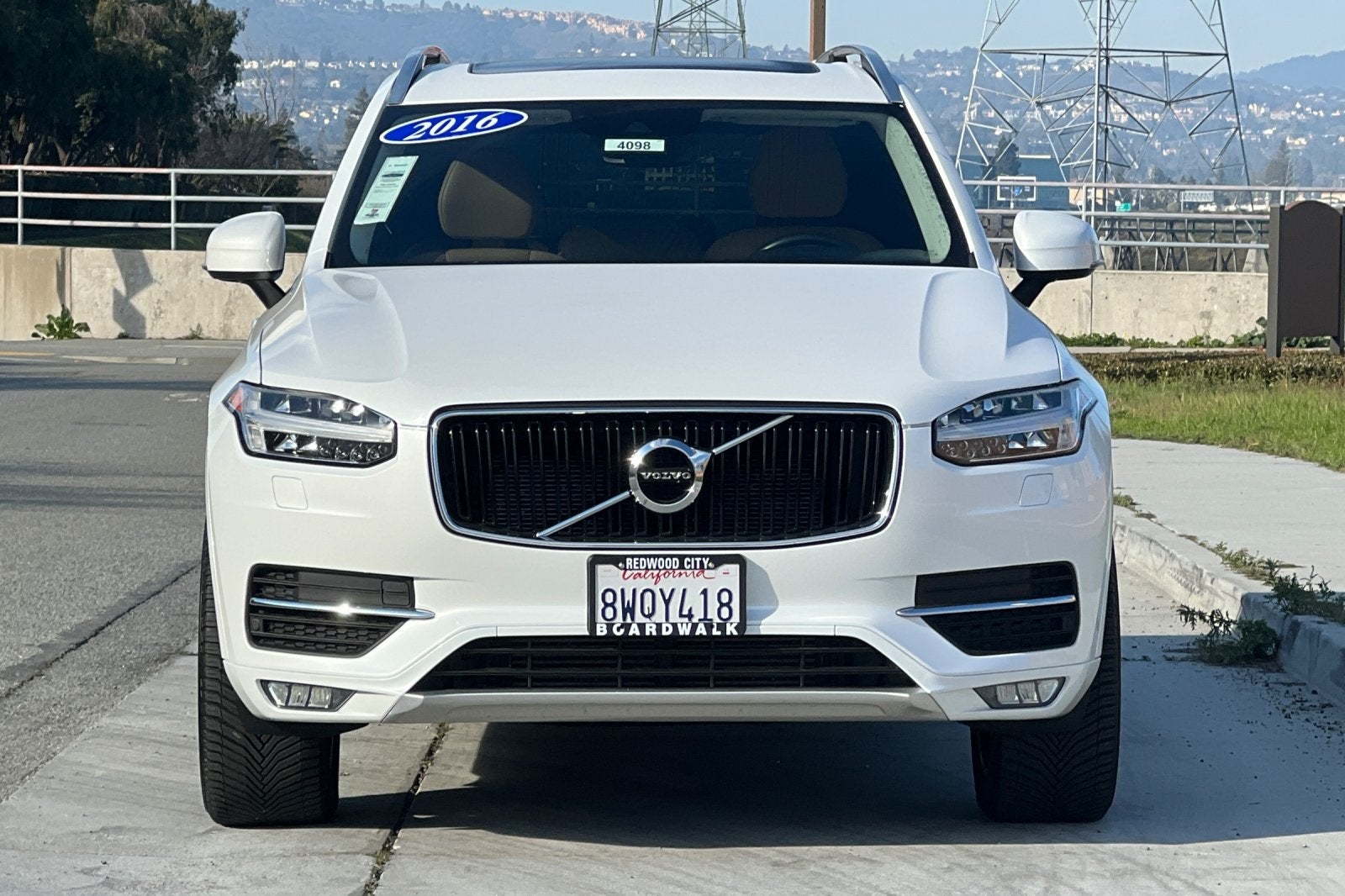 2016 Volvo XC90 T6 Momentum