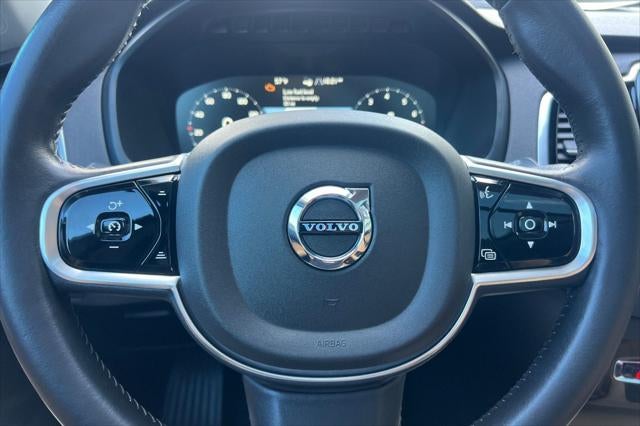 2016 Volvo XC90 T6 Momentum