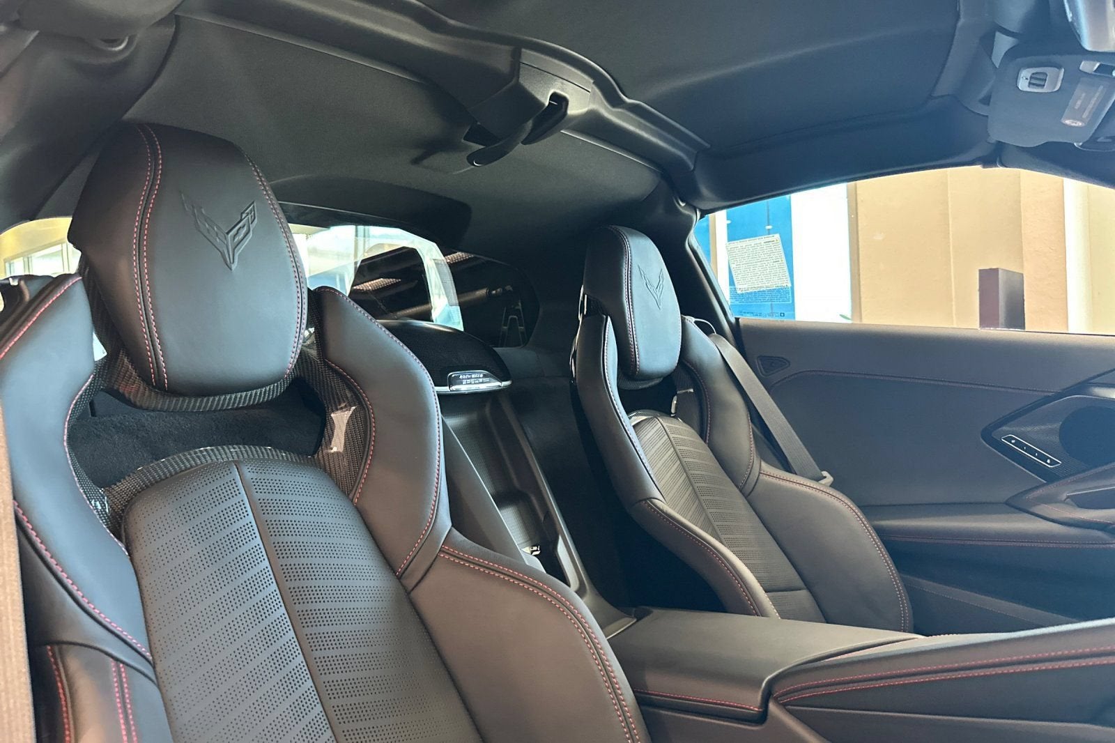 2027 Chevrolet Corvette 2LT - Photo 14