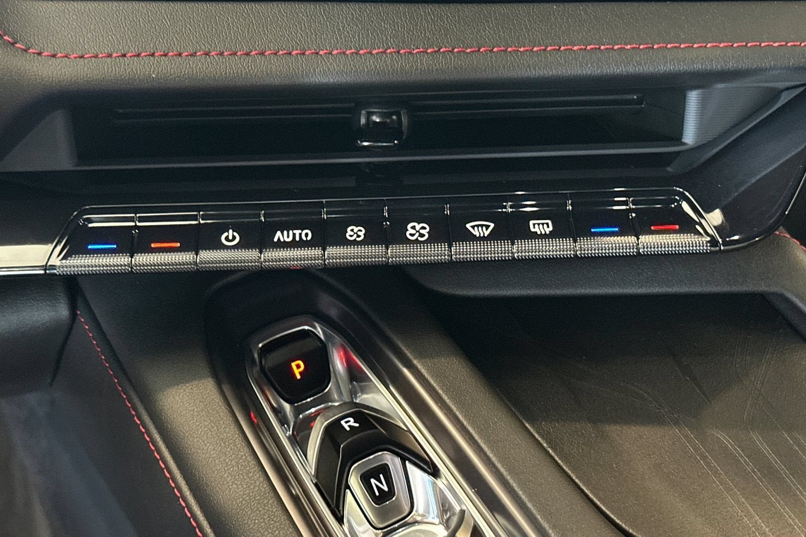 2027 Chevrolet Corvette 2LT - Photo 18
