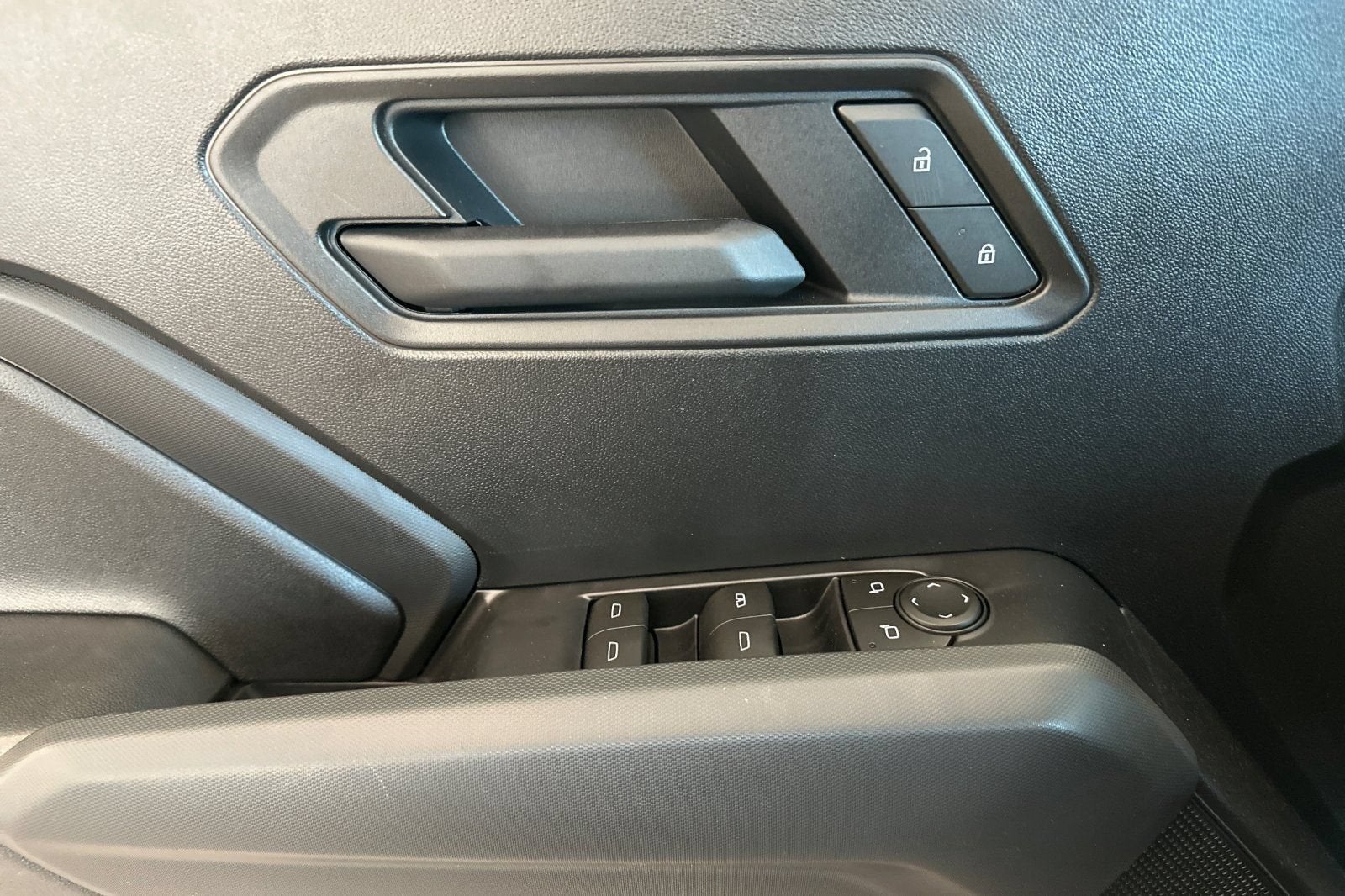 2026 Chevrolet Colorado Trail Boss - Photo 8