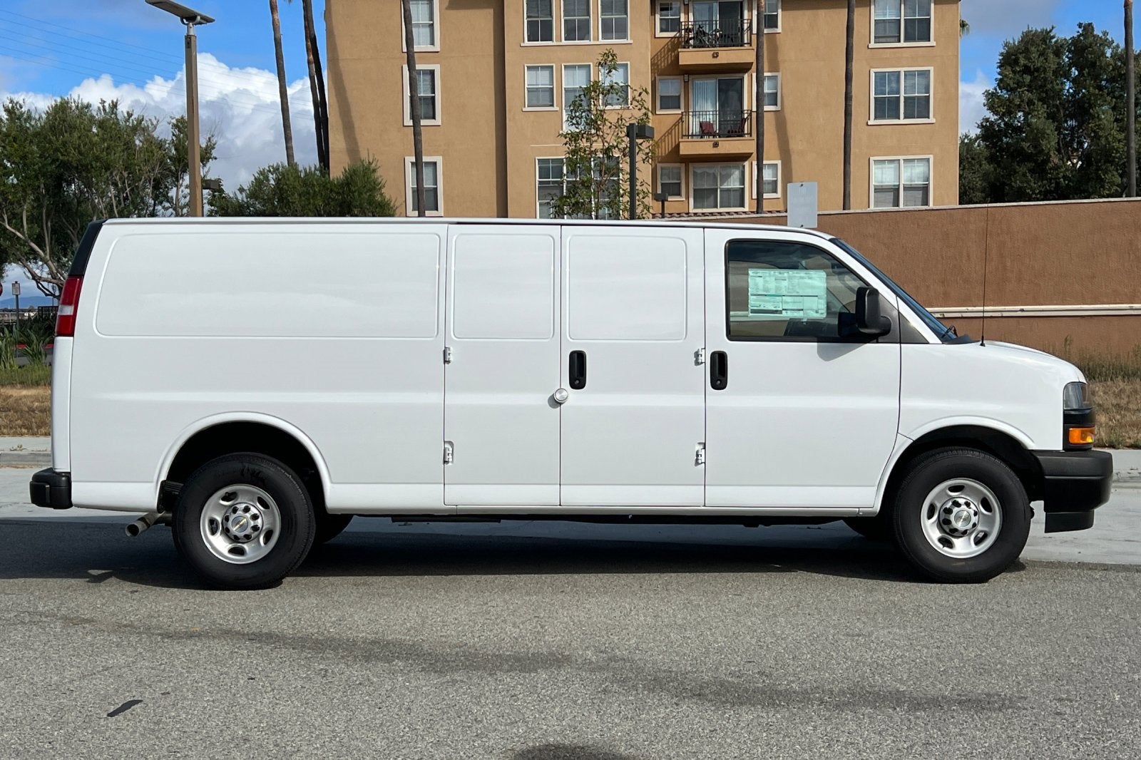 2023 Chevrolet Express Cargo 3500 WT