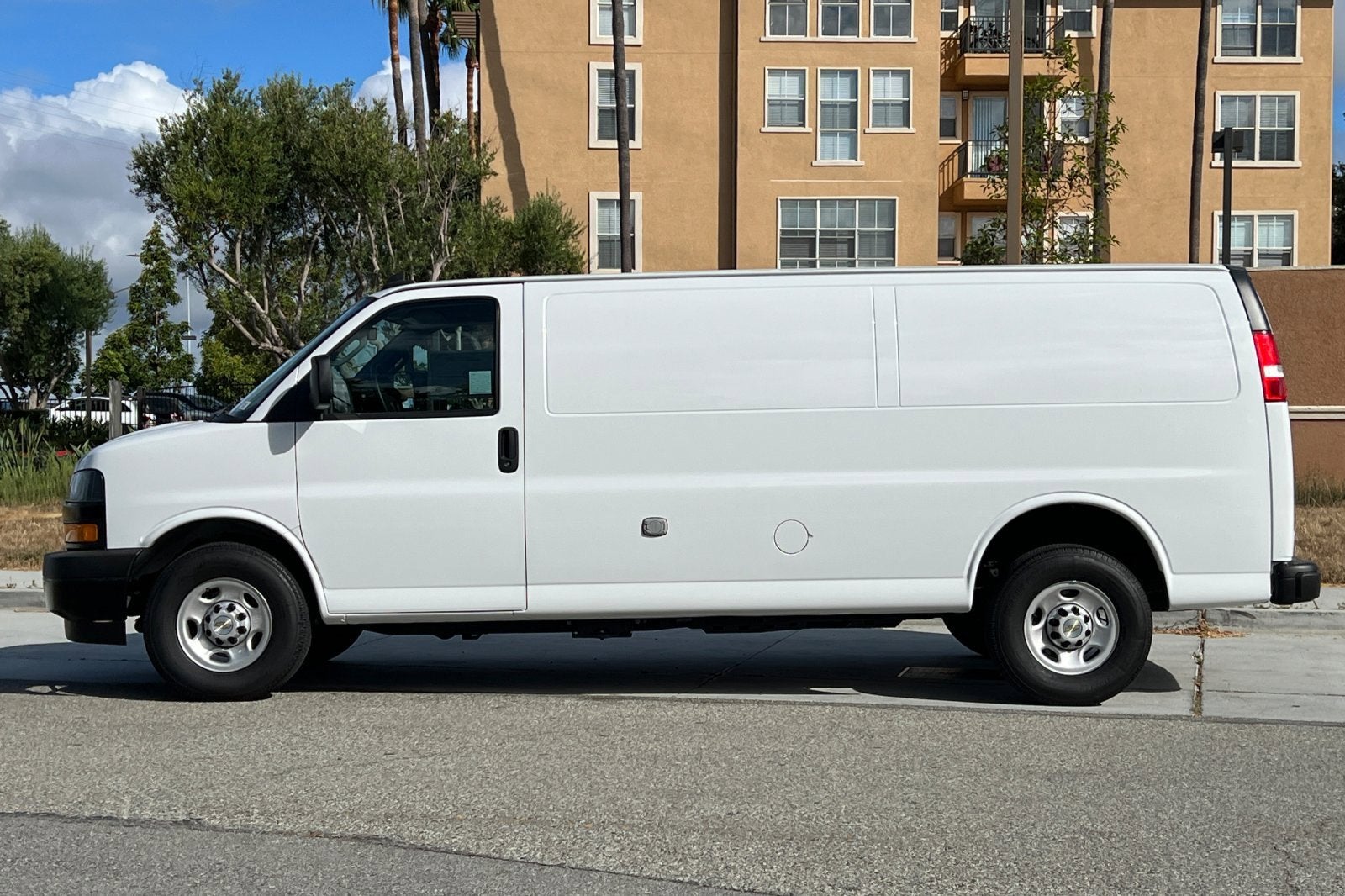 2023 Chevrolet Express Cargo 3500 WT