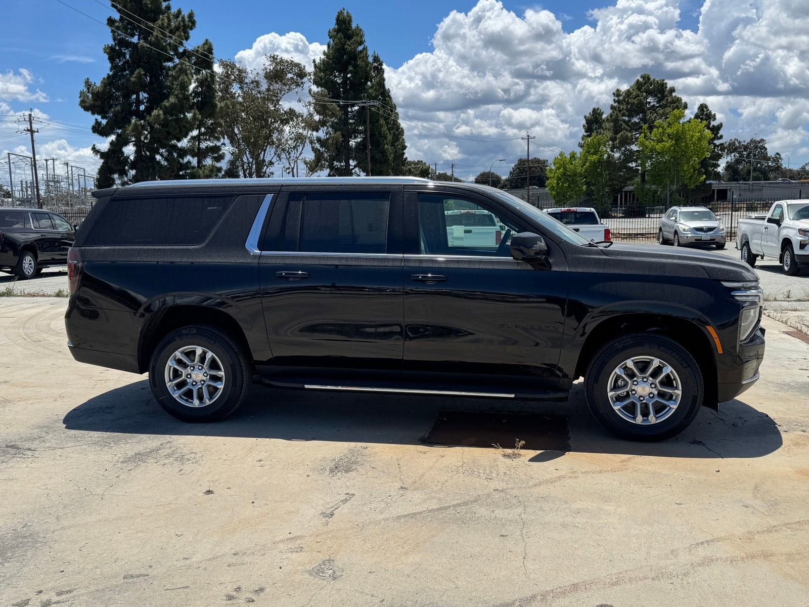 2026 Chevrolet Suburban LT