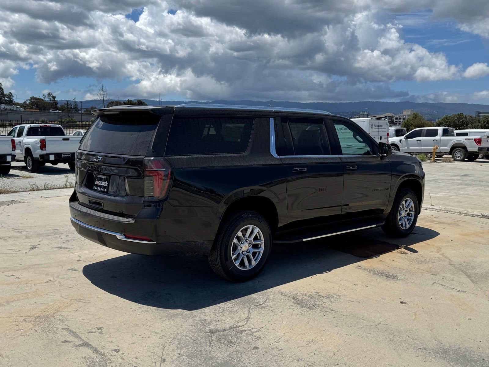 2026 Chevrolet Suburban LT