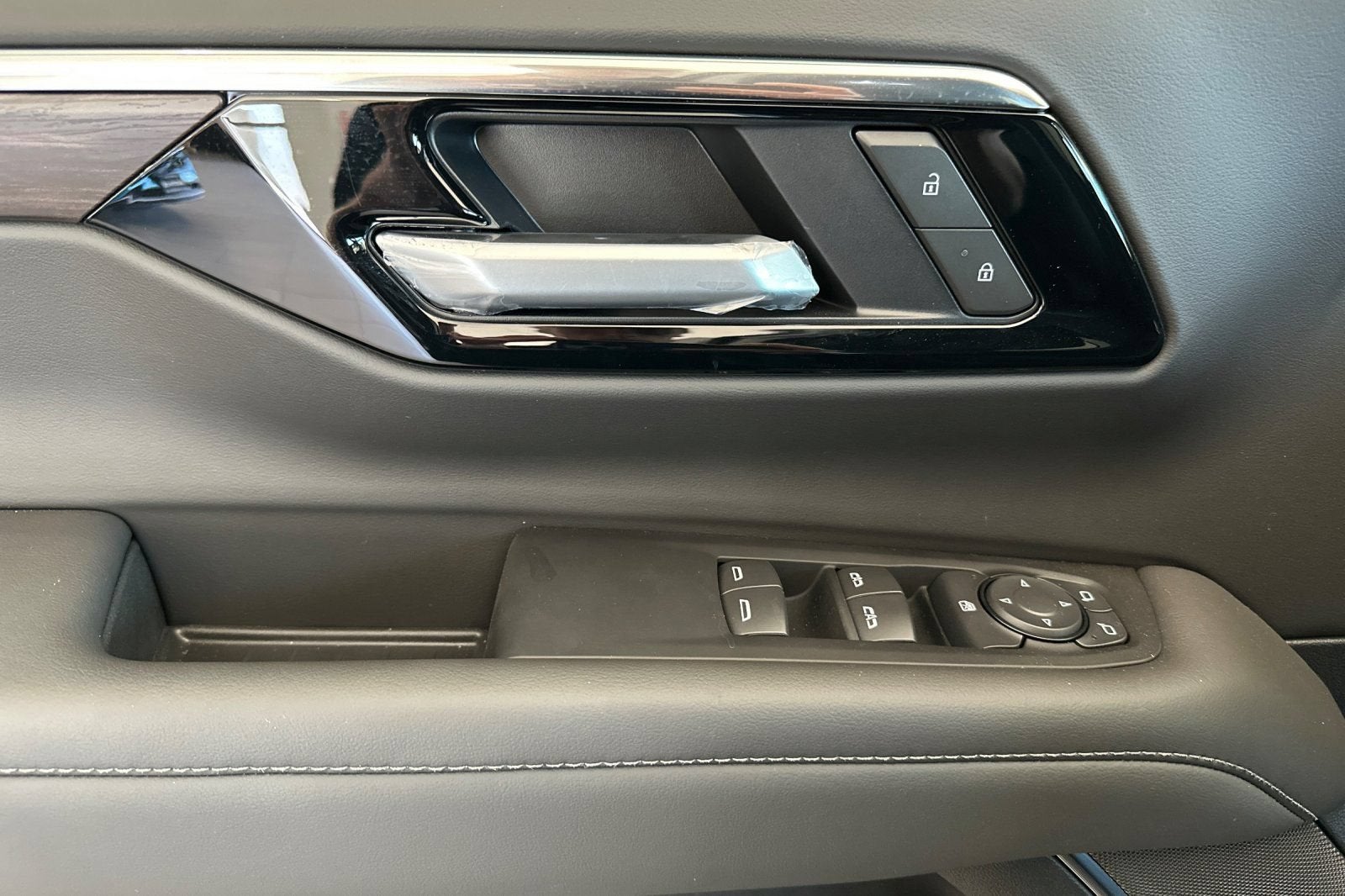 2026 Chevrolet Tahoe LS - Photo 8