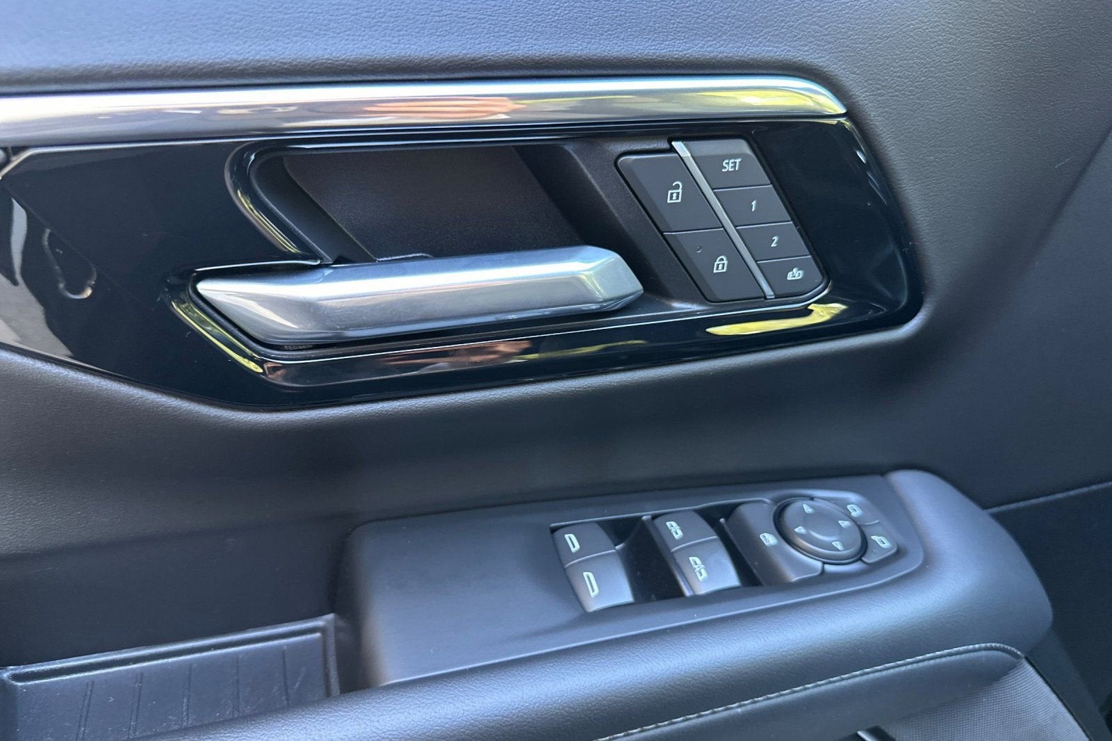 2025 Chevrolet Suburban LT