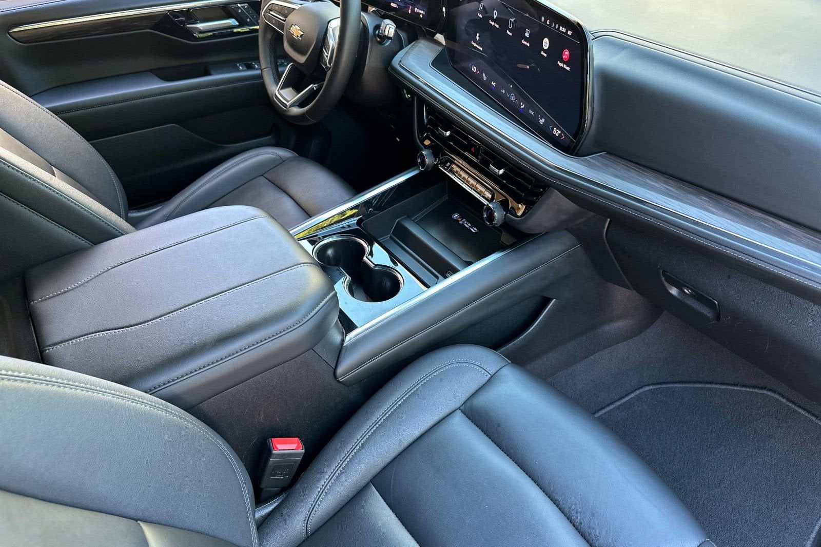 2025 Chevrolet Suburban LT