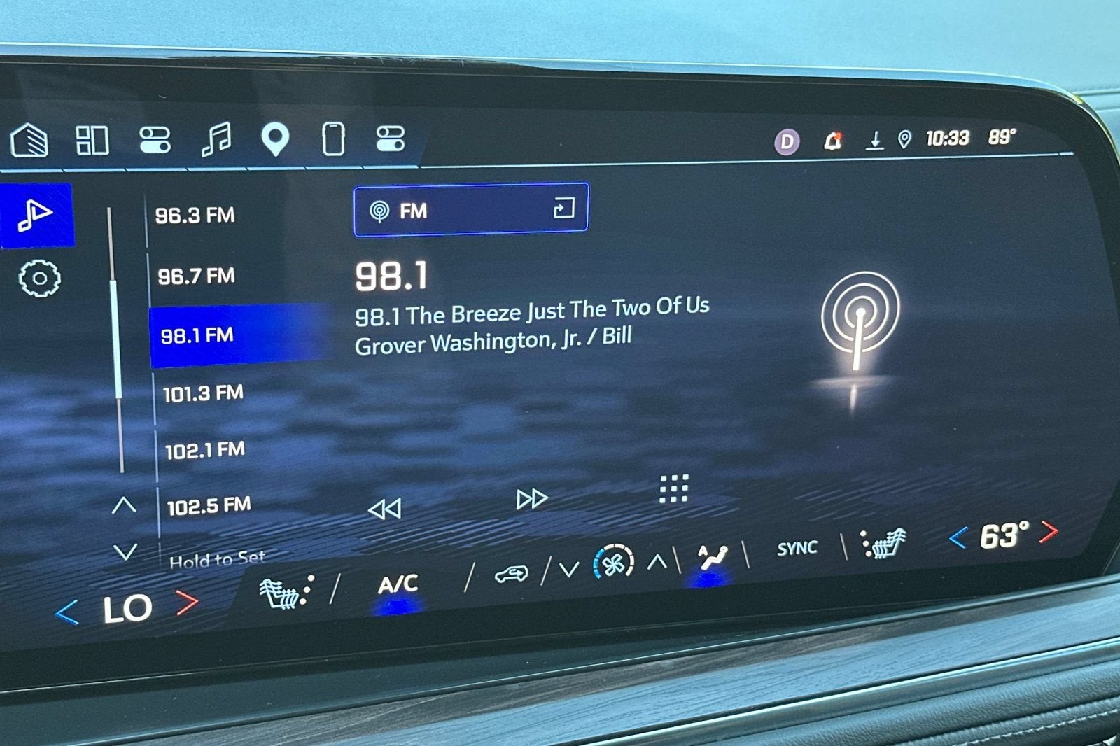 2025 Chevrolet Suburban LT