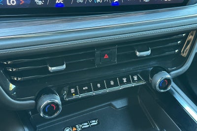 2025 Chevrolet Suburban LT