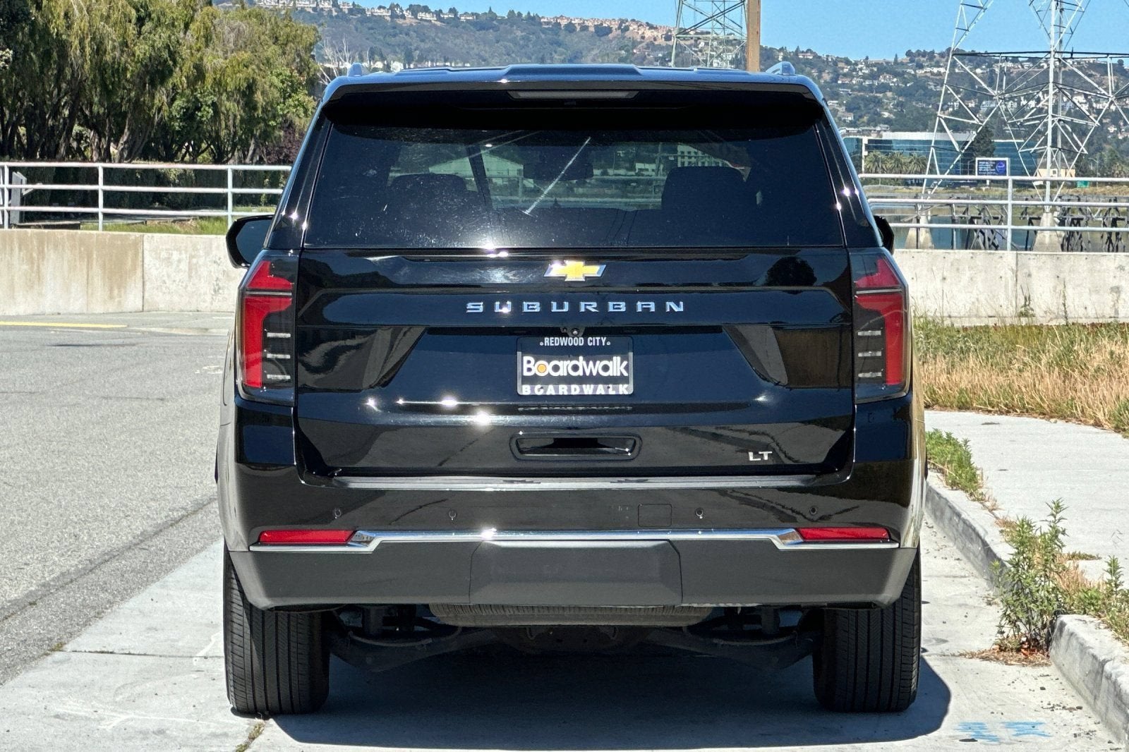 2025 Chevrolet Suburban LT