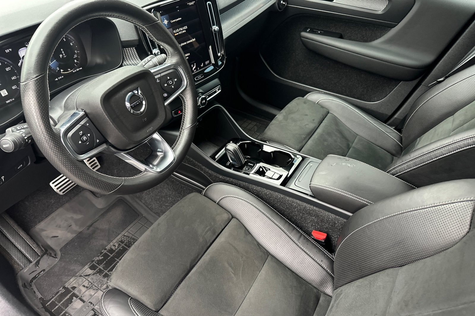2021 Volvo XC40 R-Design