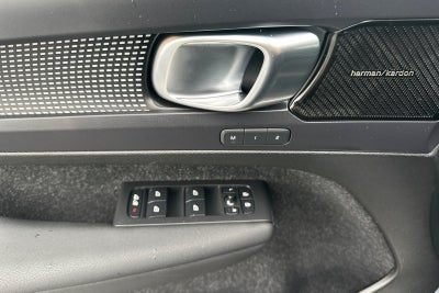 2021 Volvo XC40 R-Design