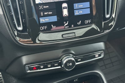 2021 Volvo XC40 R-Design